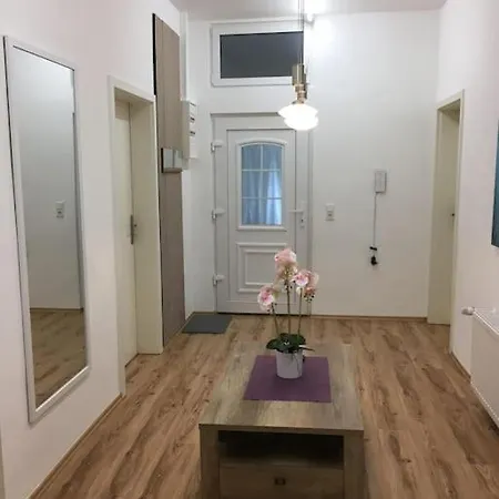 Wunderschoene Altbauwohnung * لونه